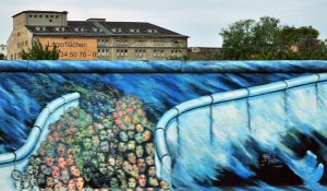 Queda do Muro de Berlim em um ano universal 9 Numerologia Aparecida Liberato
